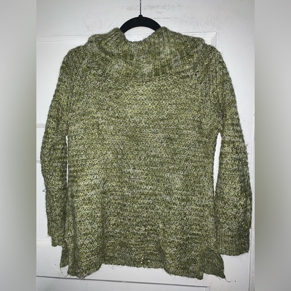 Chicos green shimmery sequin off the‎ shoulder sweater size 0 (medium) - Picture 10 of 12